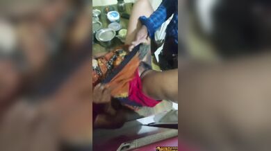Doodhwale bhaiya ne Bhabhi ko kitchen me pela
