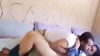 Pakistani aunty ki driver ne chut mari