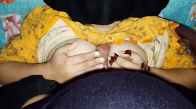 Pakistani college girl ne loda chusa aur boobs sex kiya!