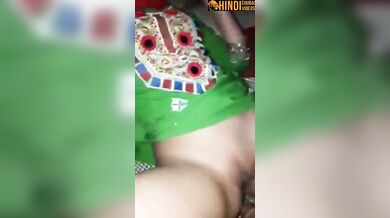 Aneesa ko chacha ne chut par thook laga ke choda