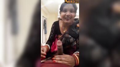 Hot Bhojpuri Bhabhi ka lund chusne ka video