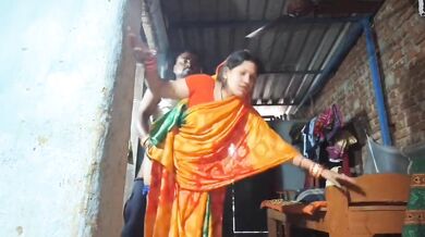Bhabhi ki saree upar kar ke pichhe se chodne ka bp