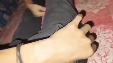 Desi jhaantwale lund ko chusti village girlfriend