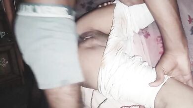 Premi ke paas garam bur chudwati gaanw ki ladki ka blue film