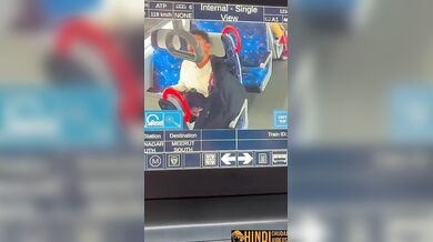 Delhi meetur metro train me college girl ka viral sex mms