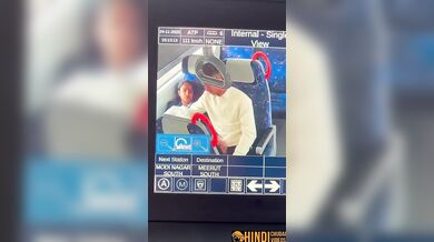 Delhi meetur metro train me college girl ka viral sex mms