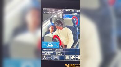 Delhi meetur metro train me college girl ka viral sex mms