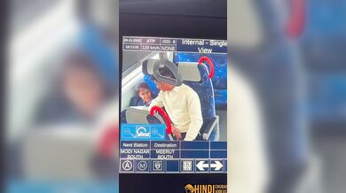 Delhi meetur metro train me college girl ka viral sex mms