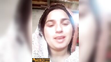Pakistani Bhabhi ne chuchi aur fudda dikhaya!