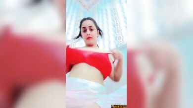 Chool wali pakistani bhabhi ka full nanga strip video