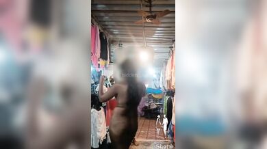 Kapde ki dukan me nude hui smriti jain!