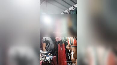 Kapde ki dukan me nude hui smriti jain!