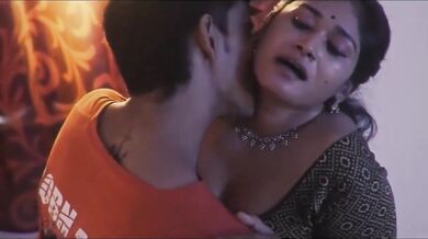 Dost ki mummy ko sex ki goli kha ke choda! (16 mins video)