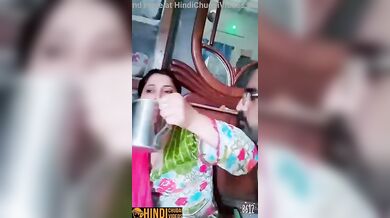 Pakistani saas jamai ki boobs sucking clip