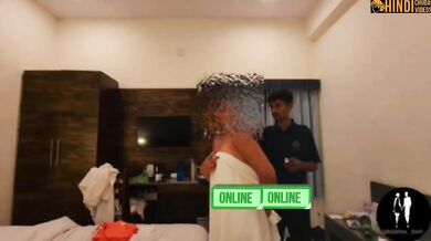 Service boy deepak se lotion lagwaya smriti jain ne