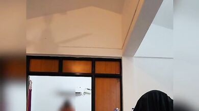 Budhe uncle ke sath smriti jain ki hot masti video