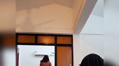 Budhe uncle ke sath smriti jain ki hot masti video