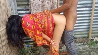 Indian village Bhabhi ki chut chudai khule me