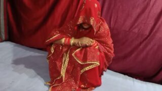 newly married Dehati Bhabhi ki peheli chudai video