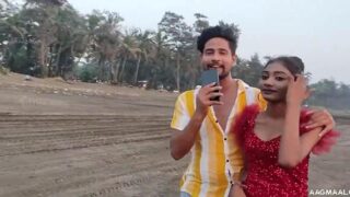 Nanga blogger aur new model ki chudai video Hindi me